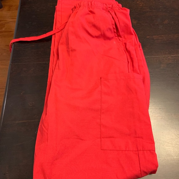 Scrubs NWT top and bottoms - Picture 3 of 3